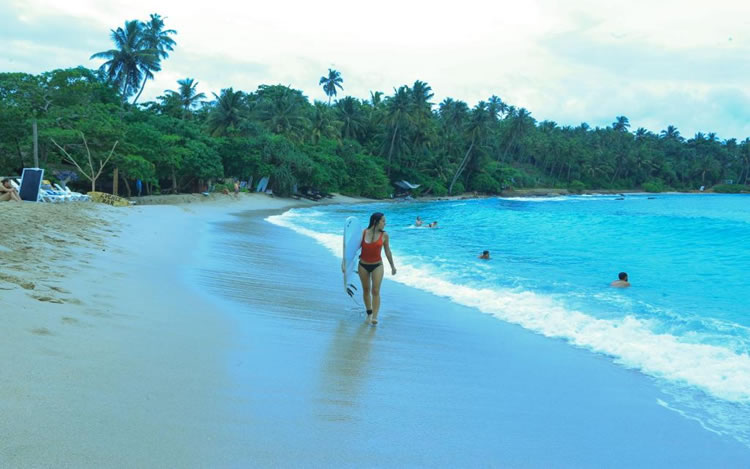 Hiriketiya beach